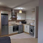 Beautiful 2 Bed Apt In Grand Canal
