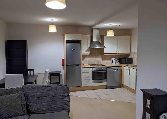 Beautiful 2 Bed Apt In Grand Canal