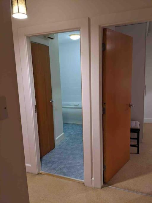 Beautiful 2 Bed Apt In Grand Canal Dublin