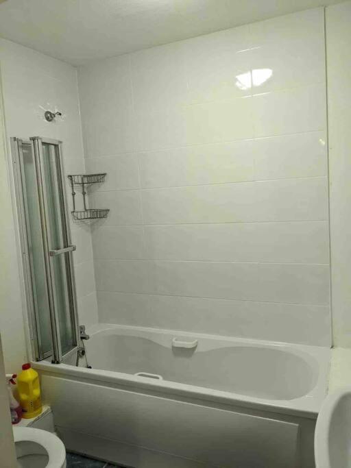 Apartment Beautiful 2 Bed Apt In Grand Canal